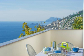 CASA RAFFAELE, TERRACE WITH SOLARIUM AND SEA VIEW